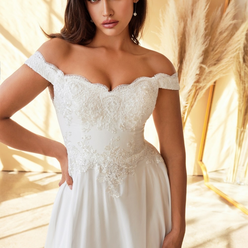 Plus size wedding dress